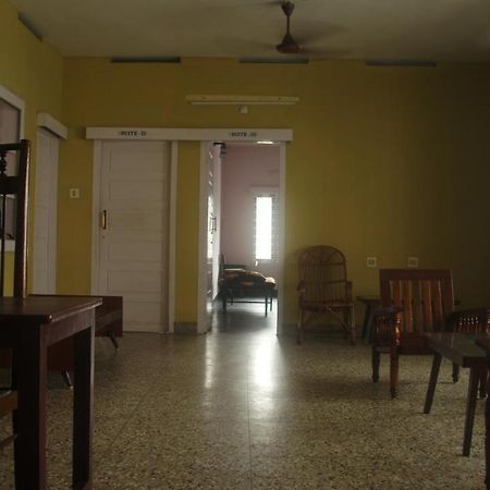 Bed And Bath For 1-8 People Hotel Thiruvananthapuram ภายนอก รูปภาพ