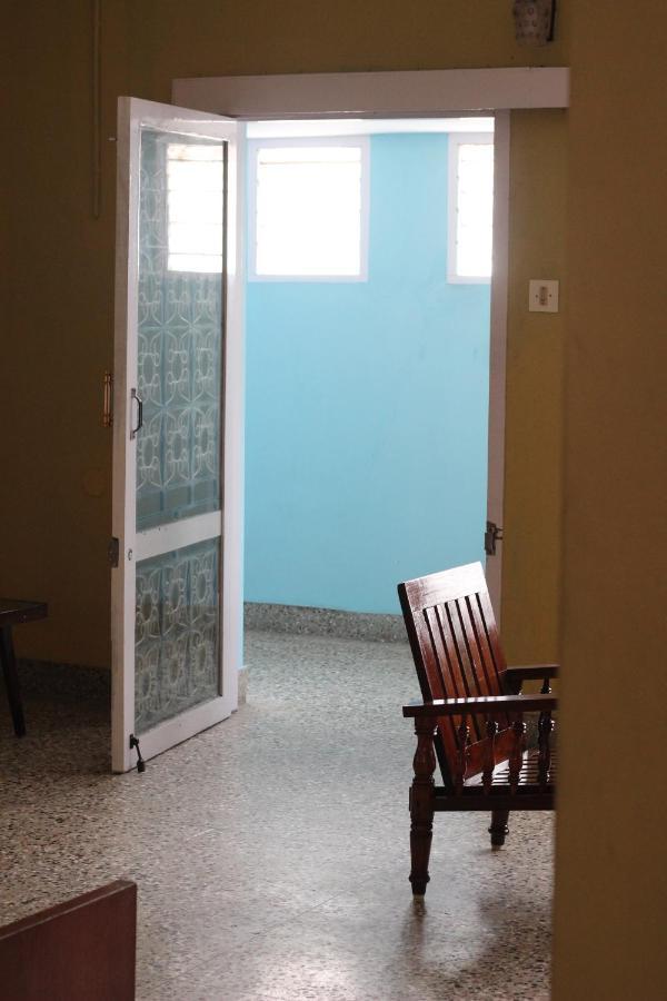 Bed And Bath For 1-8 People Hotel Thiruvananthapuram ภายนอก รูปภาพ