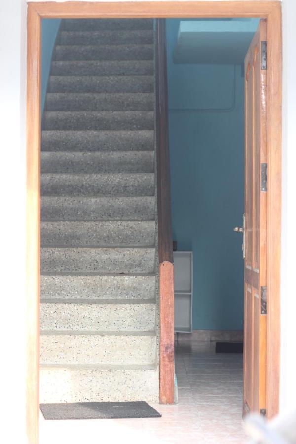 Bed And Bath For 1-8 People Hotel Thiruvananthapuram ภายนอก รูปภาพ