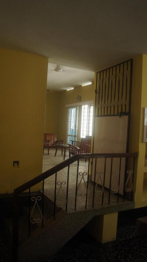 Bed And Bath For 1-8 People Hotel Thiruvananthapuram ภายนอก รูปภาพ