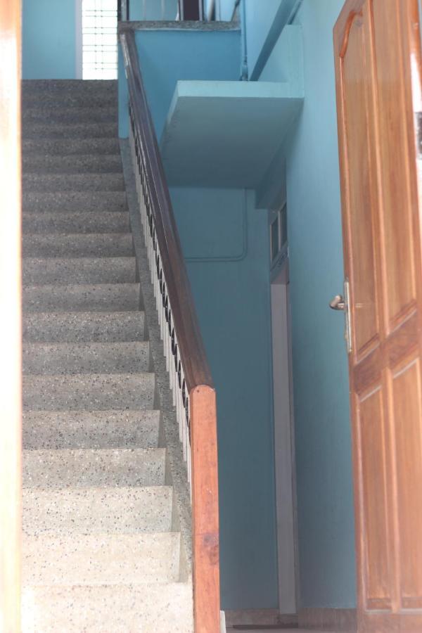 Bed And Bath For 1-8 People Hotel Thiruvananthapuram ภายนอก รูปภาพ