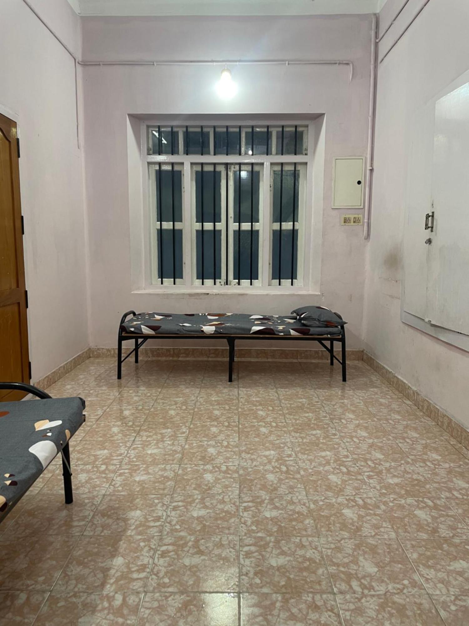 Bed And Bath For 1-8 People Hotel Thiruvananthapuram ภายนอก รูปภาพ